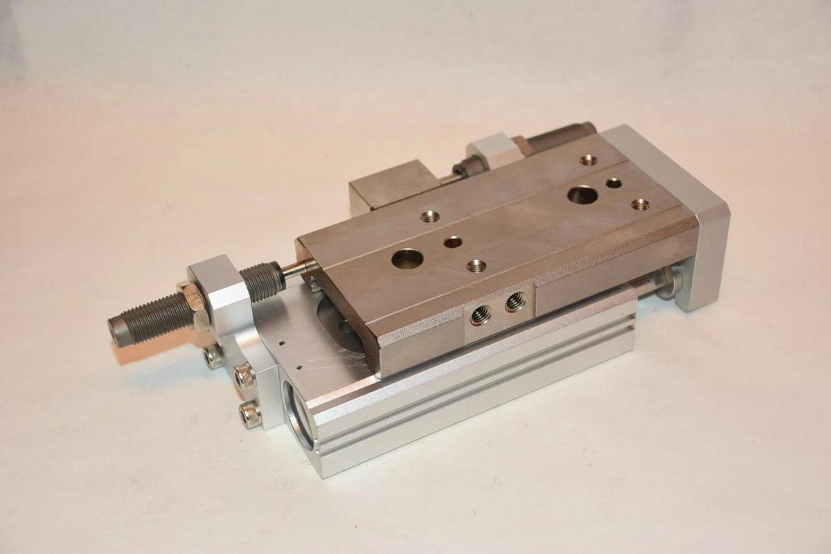 SMC MXQ25TFL-50B 0.15-0.7MPa SLIDE GUIDE TABLE CYLINDER  (NEW)