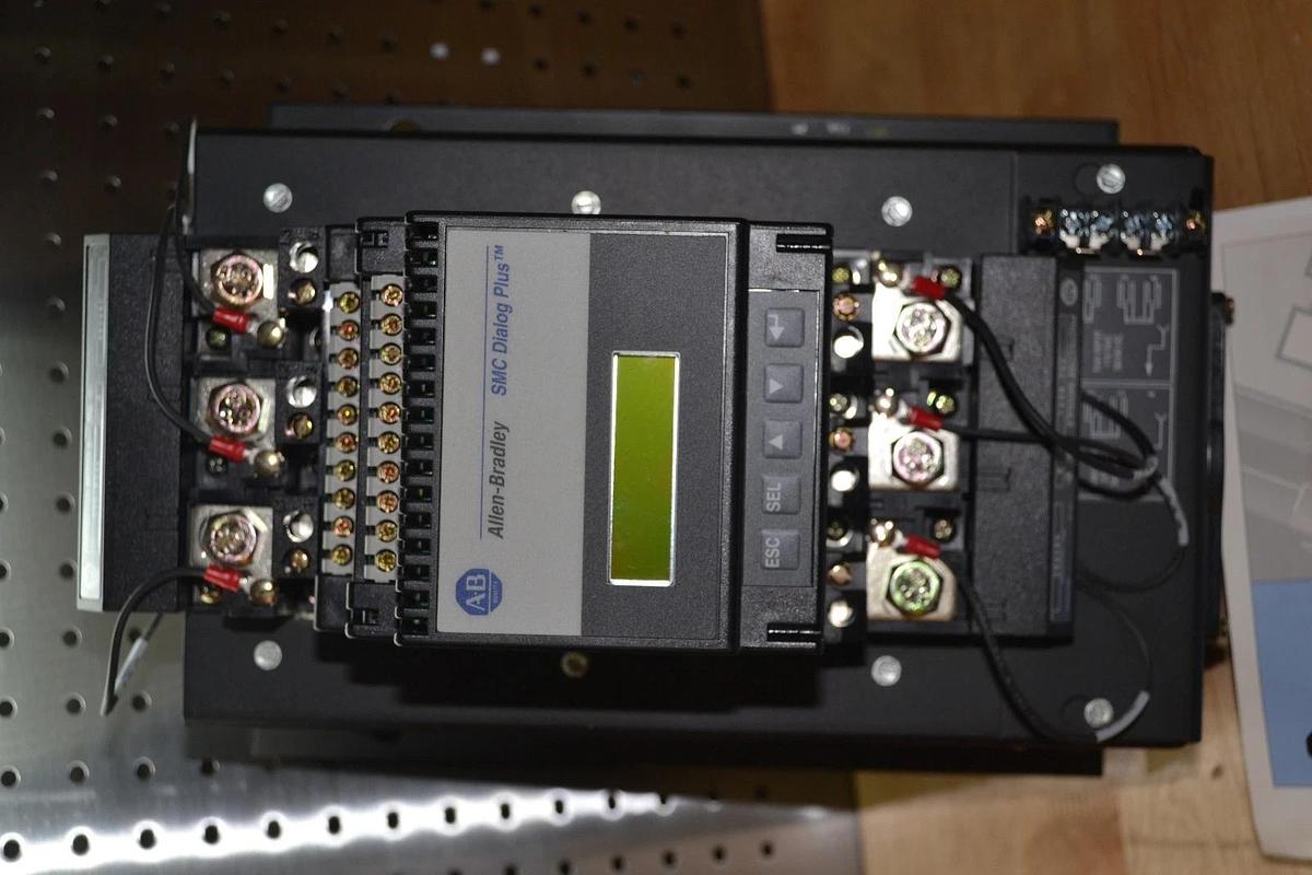 ALLEN BRADLEY 150-B135NBDB-8B  Smart Motor Controller  150 B135NBDB 8B NEW