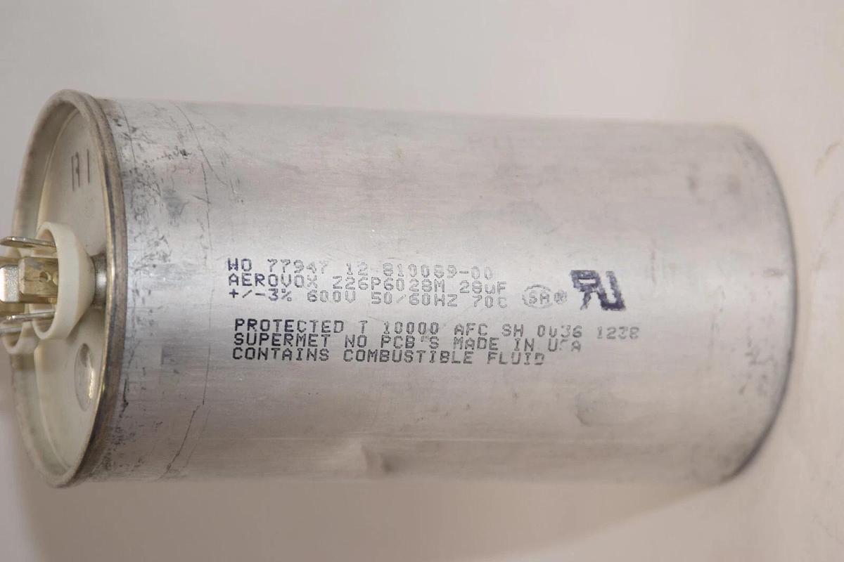 Used Aerovox Z26P6028M 12-810089-00 28uF +/-3% 600V Capacitor