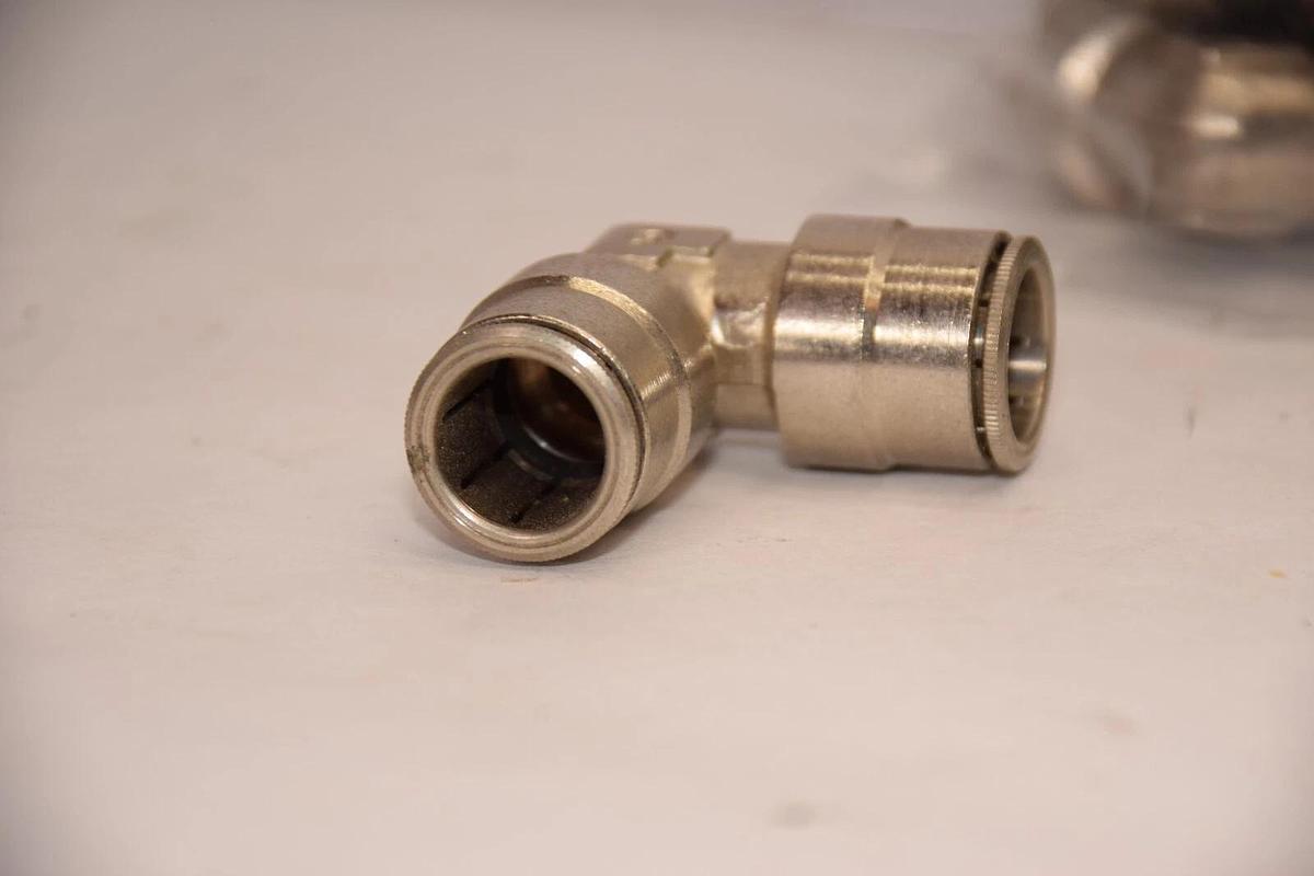 (NEW - Lot of 14) Stainless Push-to-Connect 1/2" 90 Degree Elbow Fitting