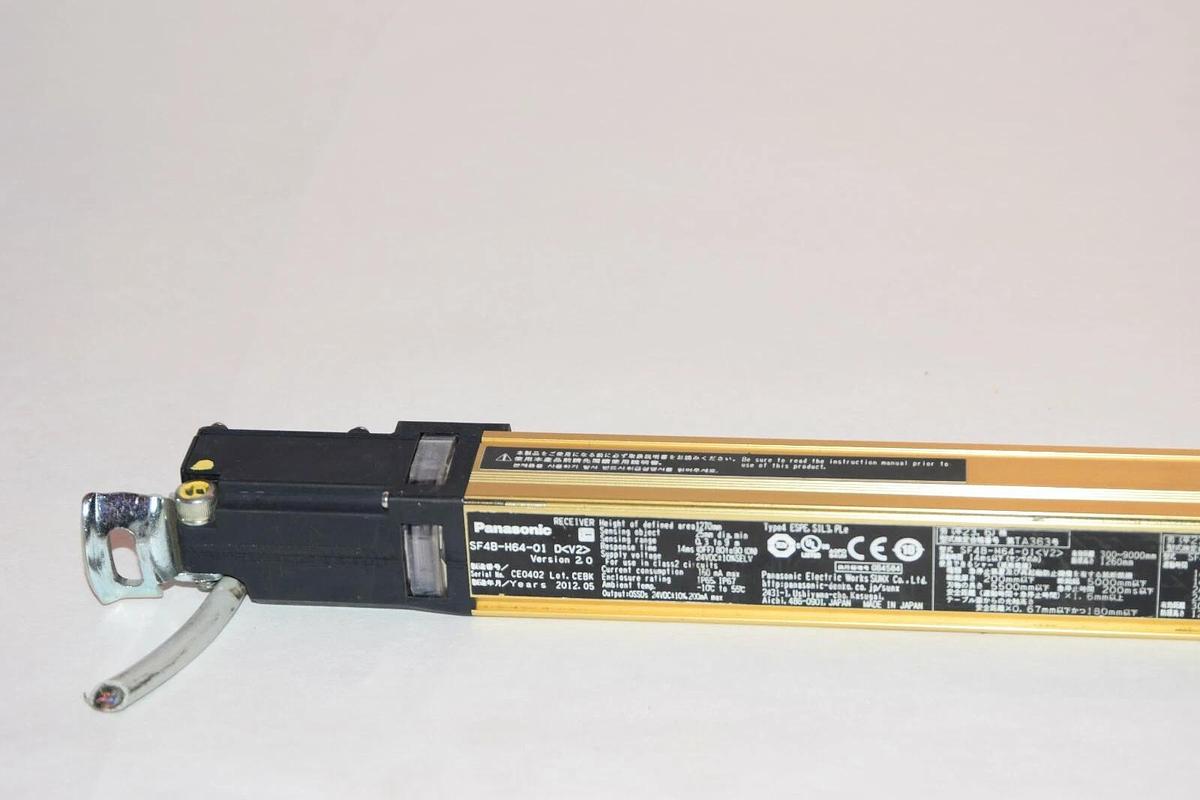 Used SUNX SF4B-H64-01 D V2 Emitter Safety light curtain Matsushita Electric PANSONIC