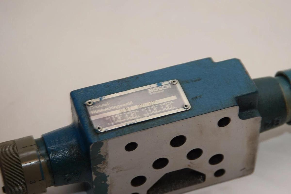 Used Bosch Hydraulic Valve Choke Stack Valve regulator 0811320022  0 811 320 022