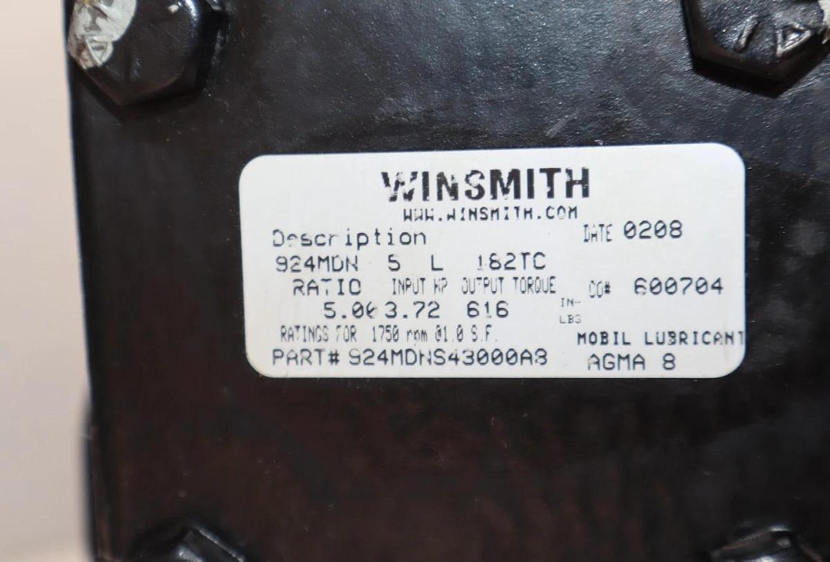 Refurbished Winsmith Gear Box Speed Reducer LEFT Ang 924MDN 5L 182TC 924MDNS43000A8 5:1 *Ref