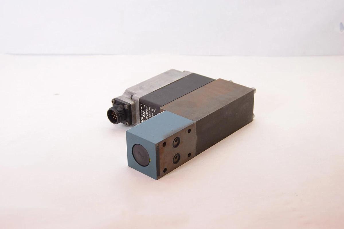 Used BOSCH 0 811 402 072 0811402072 3...80 bar 24V Proportional Valve