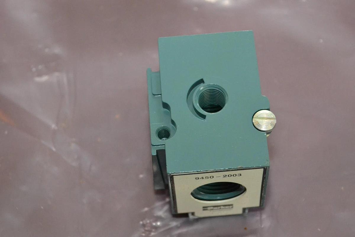 PARKER MANIFOLD BLOCK 9450-2003 9450 2003 94502003 LA5 NEW IN BOX NEW