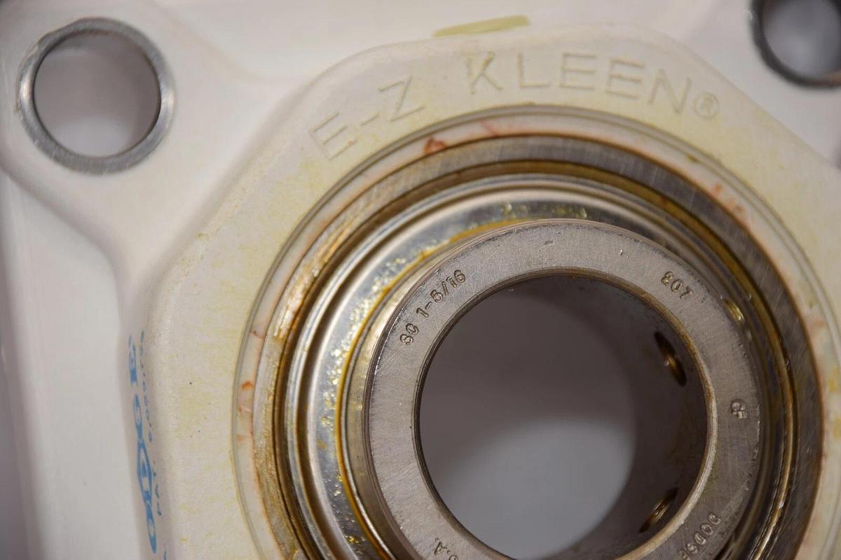 DODGE F4B-SCEZ-105-BEV 6486940-003 E-Z Kleen Flange Block Bearing 1-5/16" USA