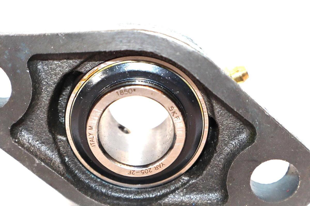 (NEW) AMI FL205 2-Bolt Pillow Block Bearing With YAR205-2F Bearing Insert
