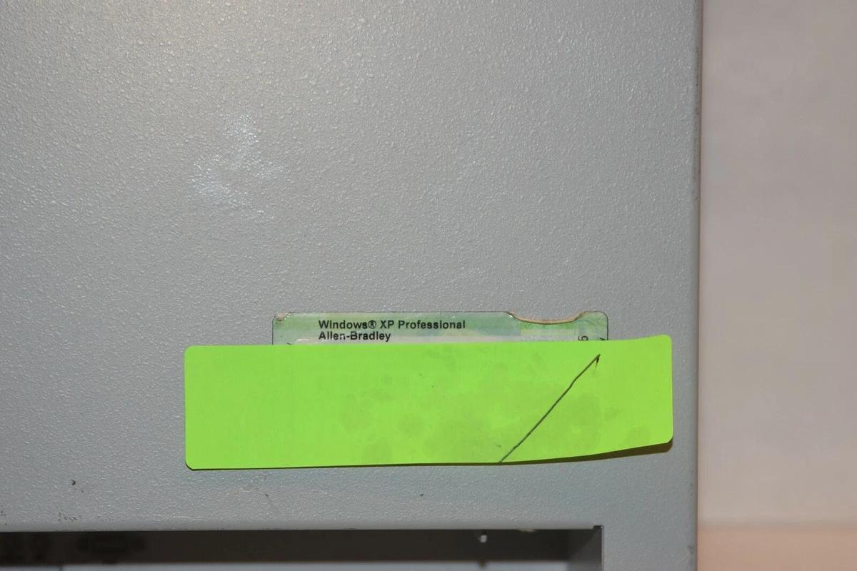 Used ALLEN BRADLEY 6181P-15NP2KH VersaView 1500P Operator interface INTEGRATED SYSTEM