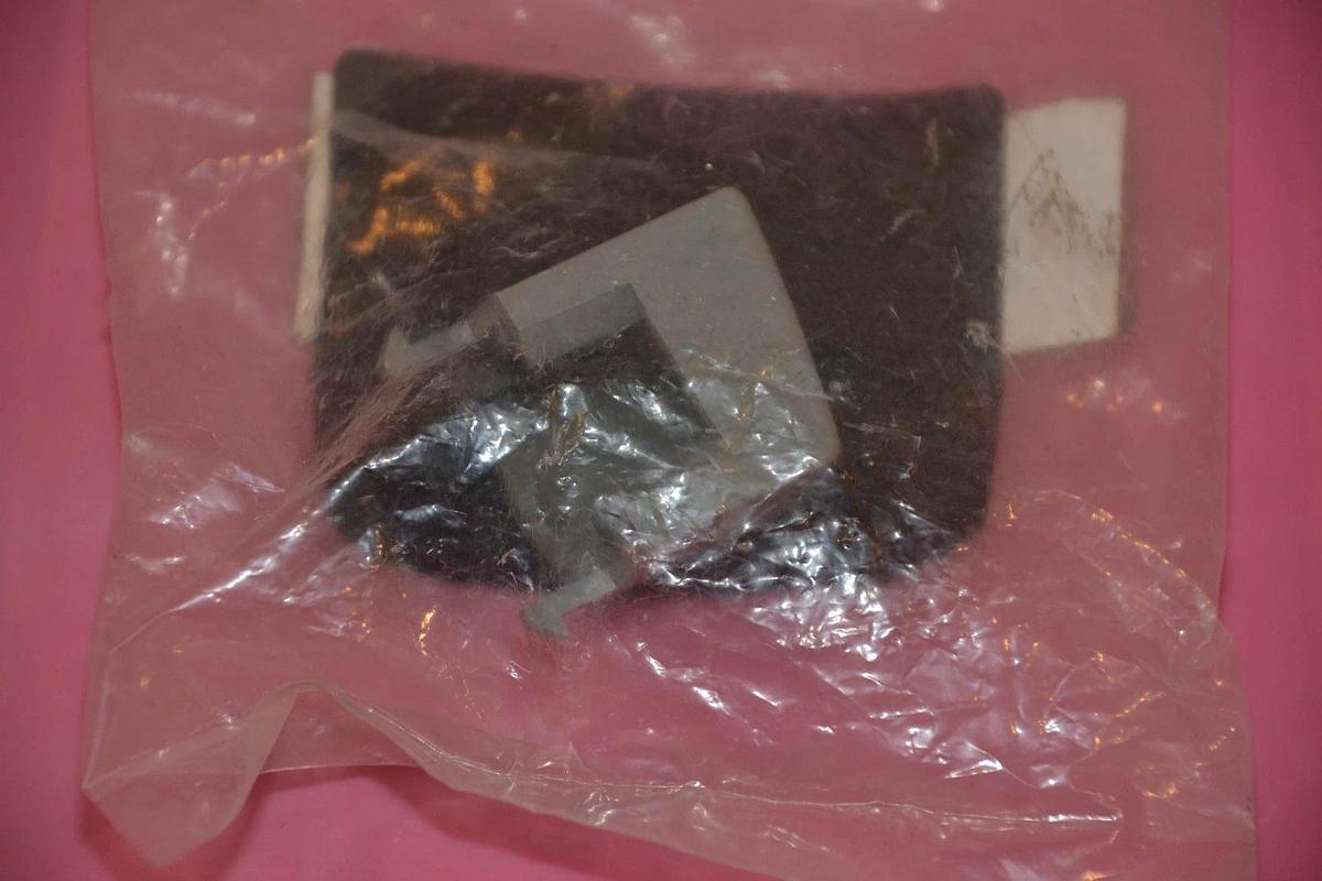 CAT NO ORACLE RABBIT BUTTON LEFT NA017034 NAO17034 NEW