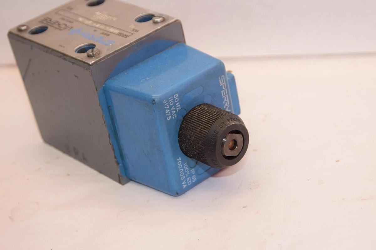 (NEW) VICKERS SPERRY DG4V 5 2A MUA 6 20 DG4V52AMUA620 Directional Control Valve
