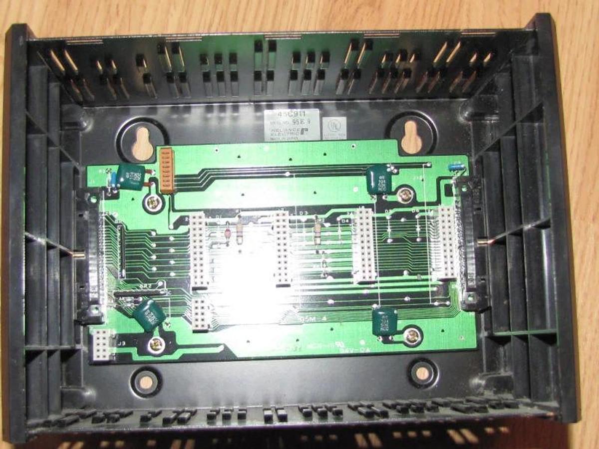 Used RELIANCE AUTOMAX PLC 4 SLOT RACK CHASSIS 45C911