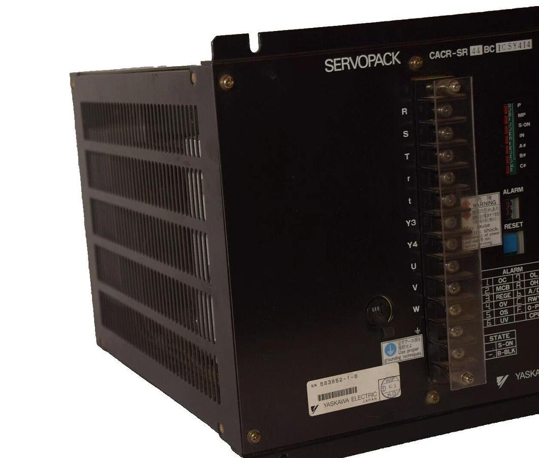 Used Yaskawa Drive ServoPack CACR-SR44BC1CSY414 CACRSR44BC1CSY414 *casing dented*