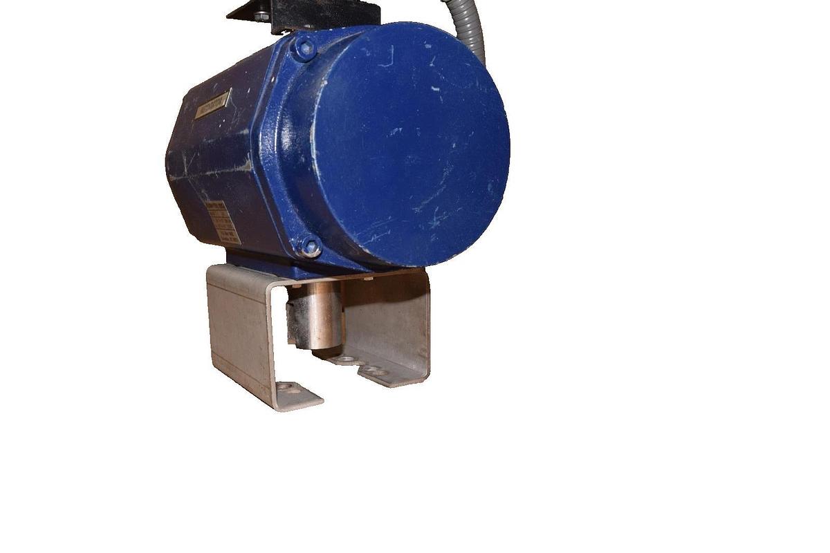 Used Flow-Tek Inc SR , SR-DA 120psi Automator , Actuator w/ Valve Position Indicator