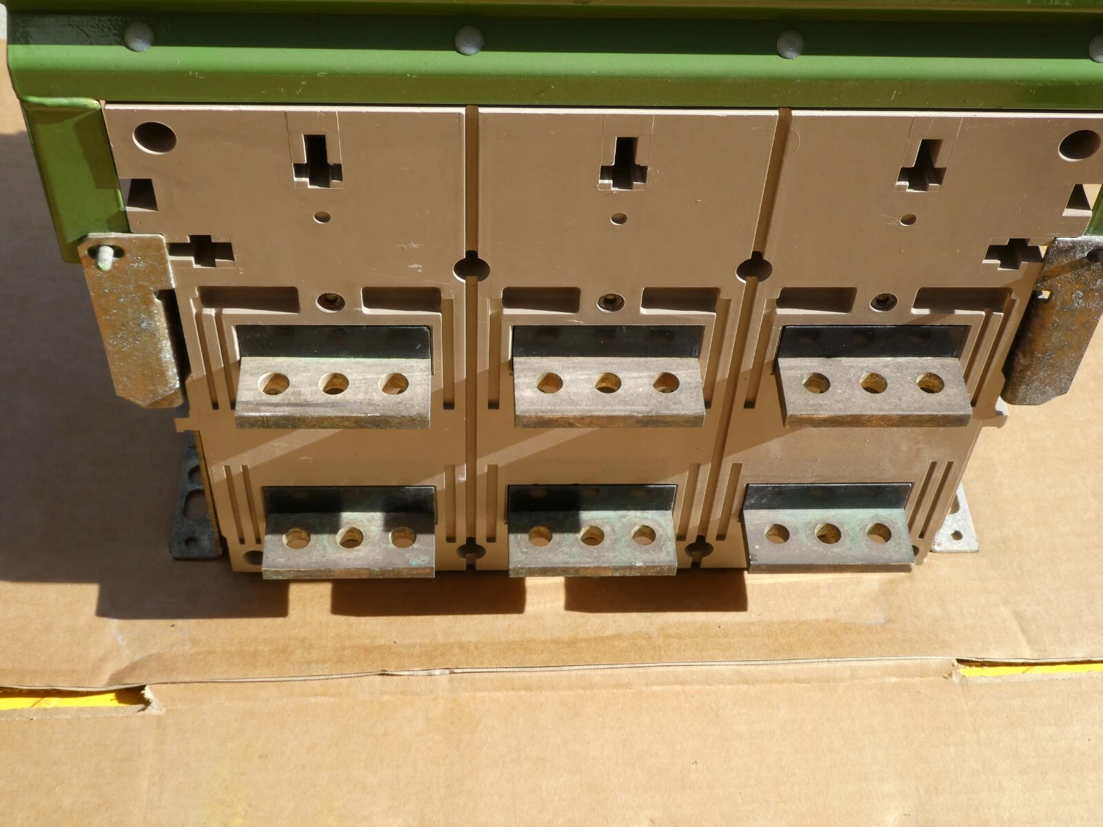 Used Merlin Gerin MP16H2 1600A Masterpact Circuit Breaker 1600 Amp w/ Shunt MP16 H2