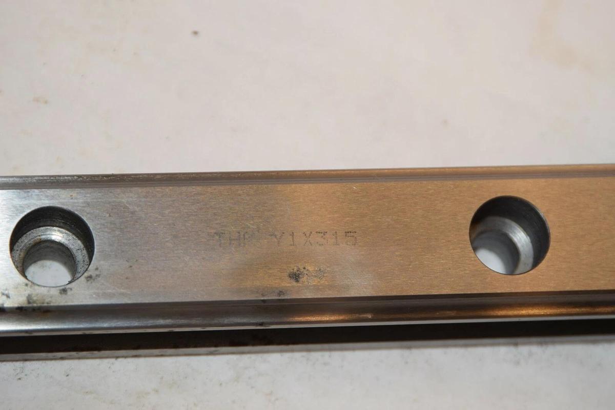 (NEW) THK HSR30R2ZZC0-680L-II 680mm Length 30mm Bar Width Linear Guide