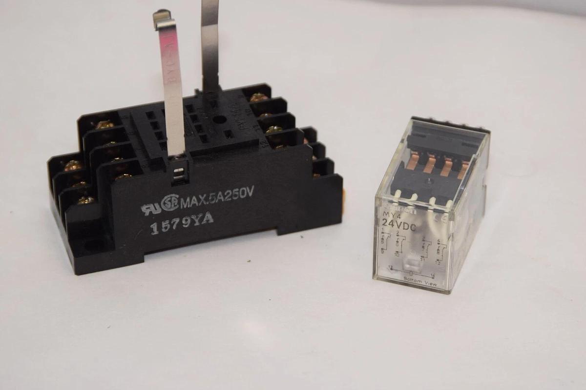 Used OMRON MY4 24Vdc Relay With Base 1579YA , 5A 250V
