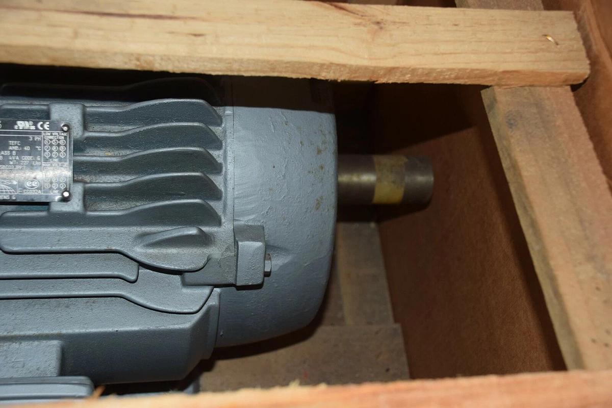 (New) Siemens 15 HP 1LE22012BB11AA3 Electric Motor GP10 254T 230V 460V 1760 RPM