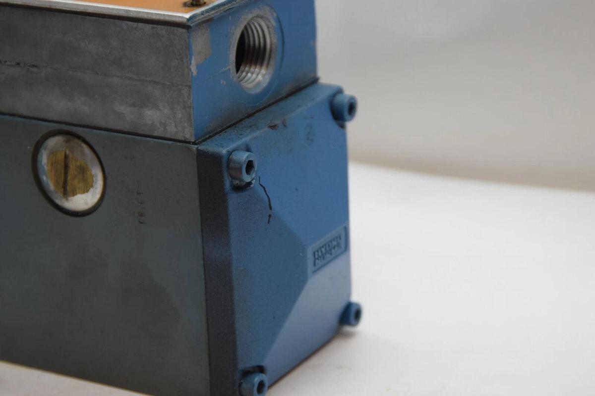 Used REXROTH 4WE10D21/AW110N9DAV Solenoid Valve