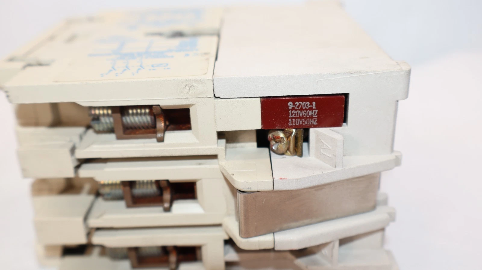 Cutler-Hammer Eaton Contactor CE15HN3 600V 60A 44 Amp 120v Coil 9-2703-1