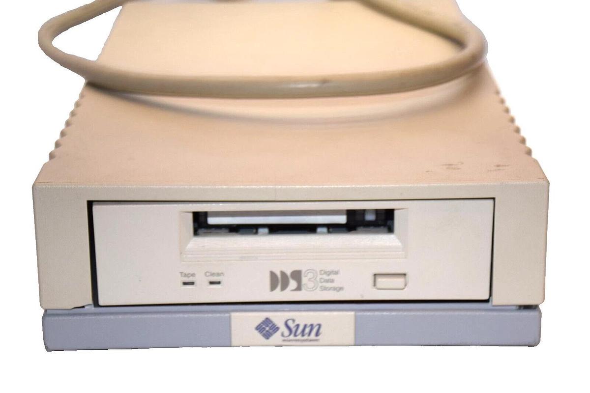 Used SUN MICROSYSTEMS 599-2107-01 , 100-240V 0.6A 47-63Hz External Tape Drive