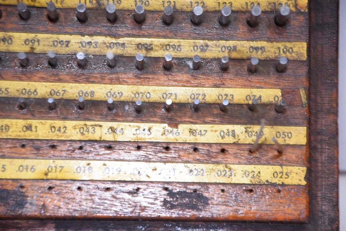 Used MEYER GAGE COMPANY .001-.226 00405A Pin Gauge Set *Missing some, read, see pics*