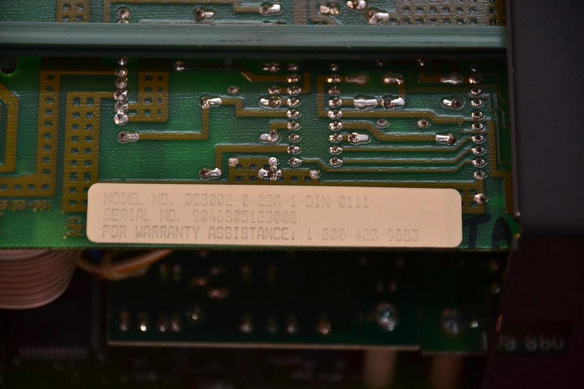 Used HONEYWELL CONTROLLER MODULE DC3002-022A-1-DIN-0111 UDC300