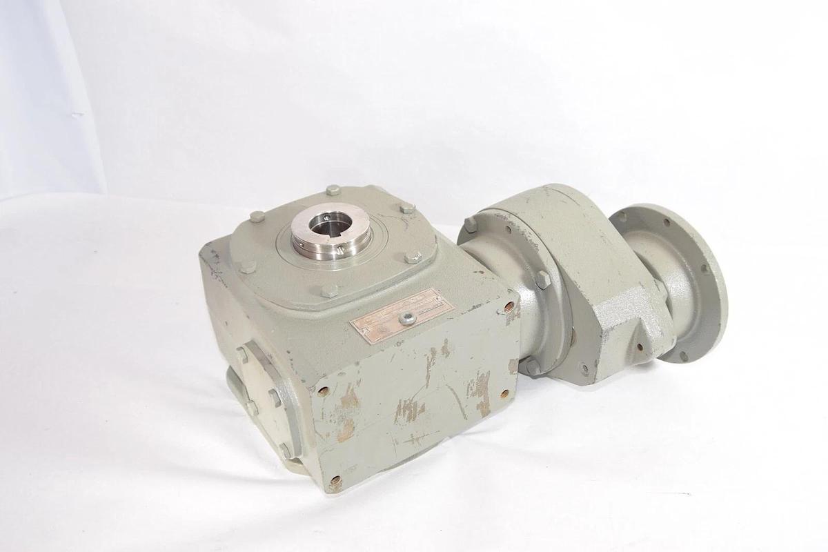 (NEW) STERLING 2300HWFHQ755615 1750rpm 1.52HP 75:1 Ratio Gearbox