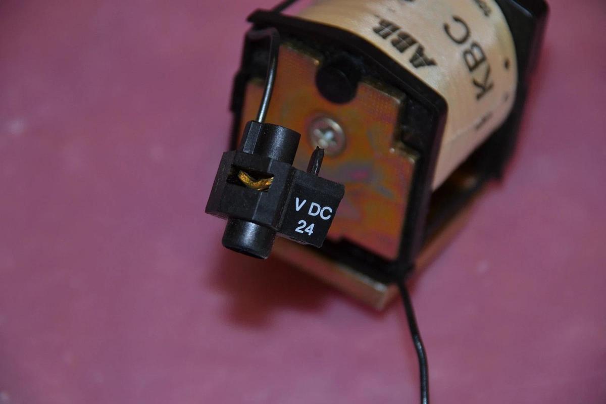 Used ABB COIL KBC30 KBC 30 24V DC 24 V