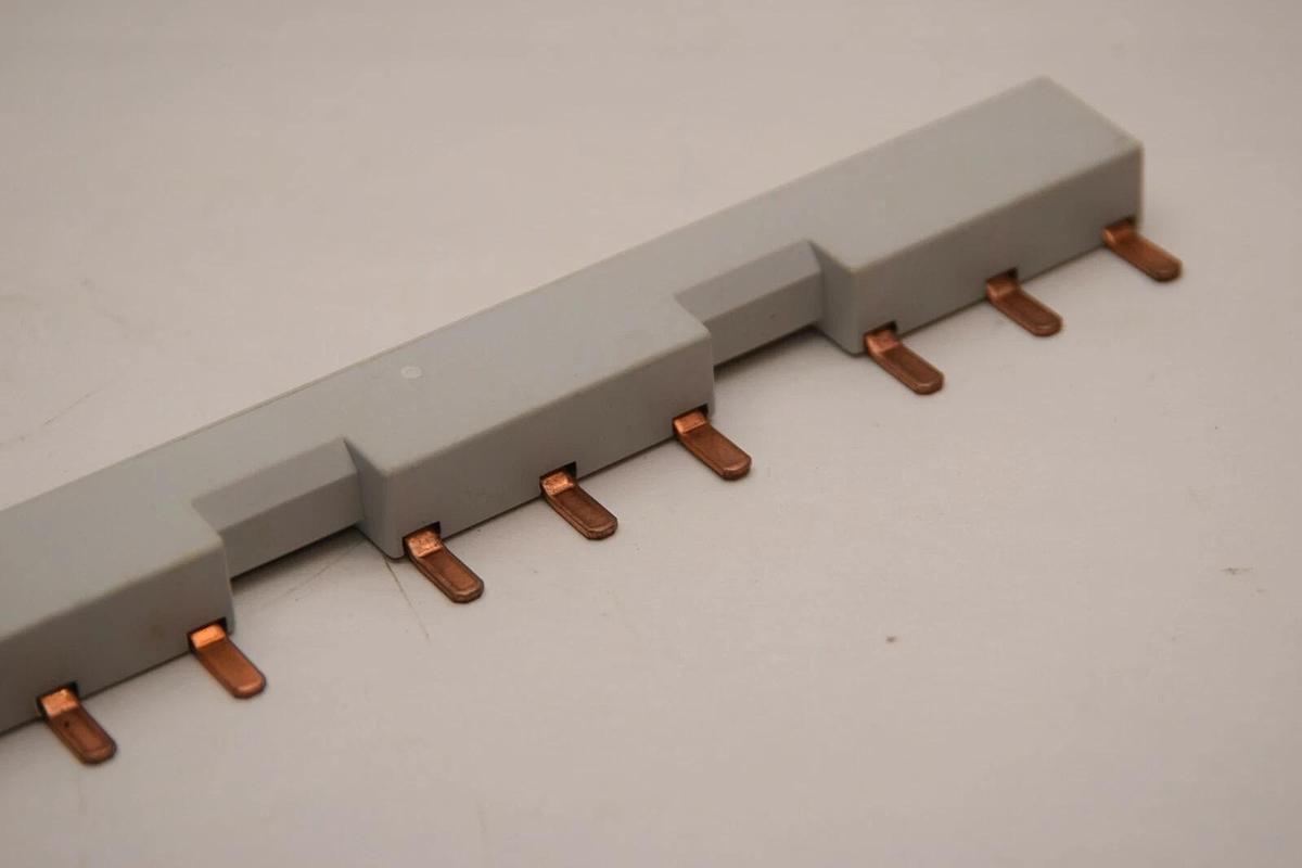 (NEW) ABB PS3-3-1 1SAM101937R0023 63A 690V Busbar