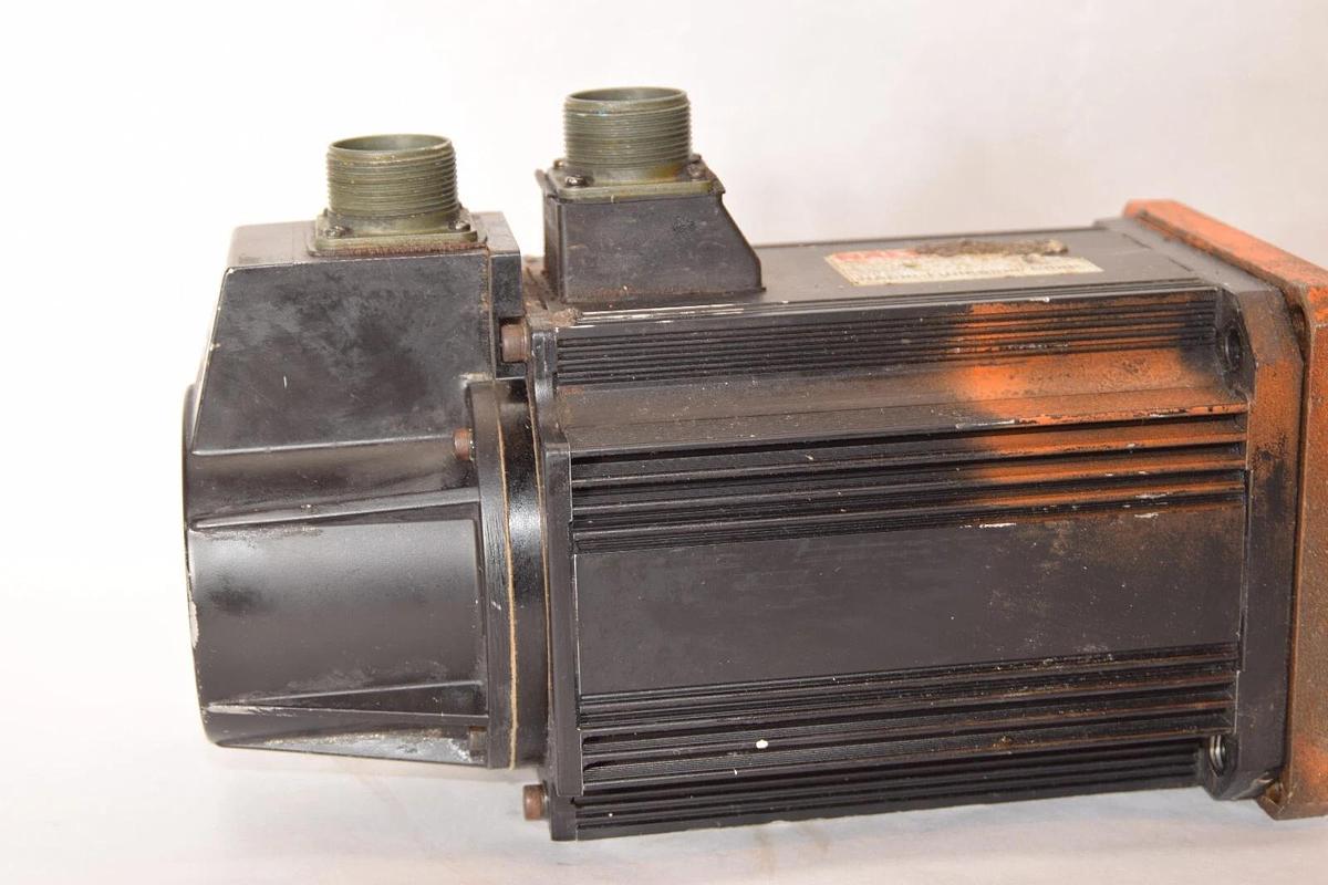 Used NACHI AC Servo Motor MDM212HIV  MDM212HIV 2.1 kw 2000rpm