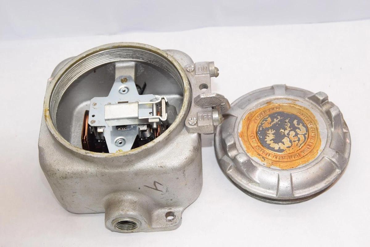 Used CROUSE-HINDS 230-575 20A 2Hp Switch Disconnect enclosure