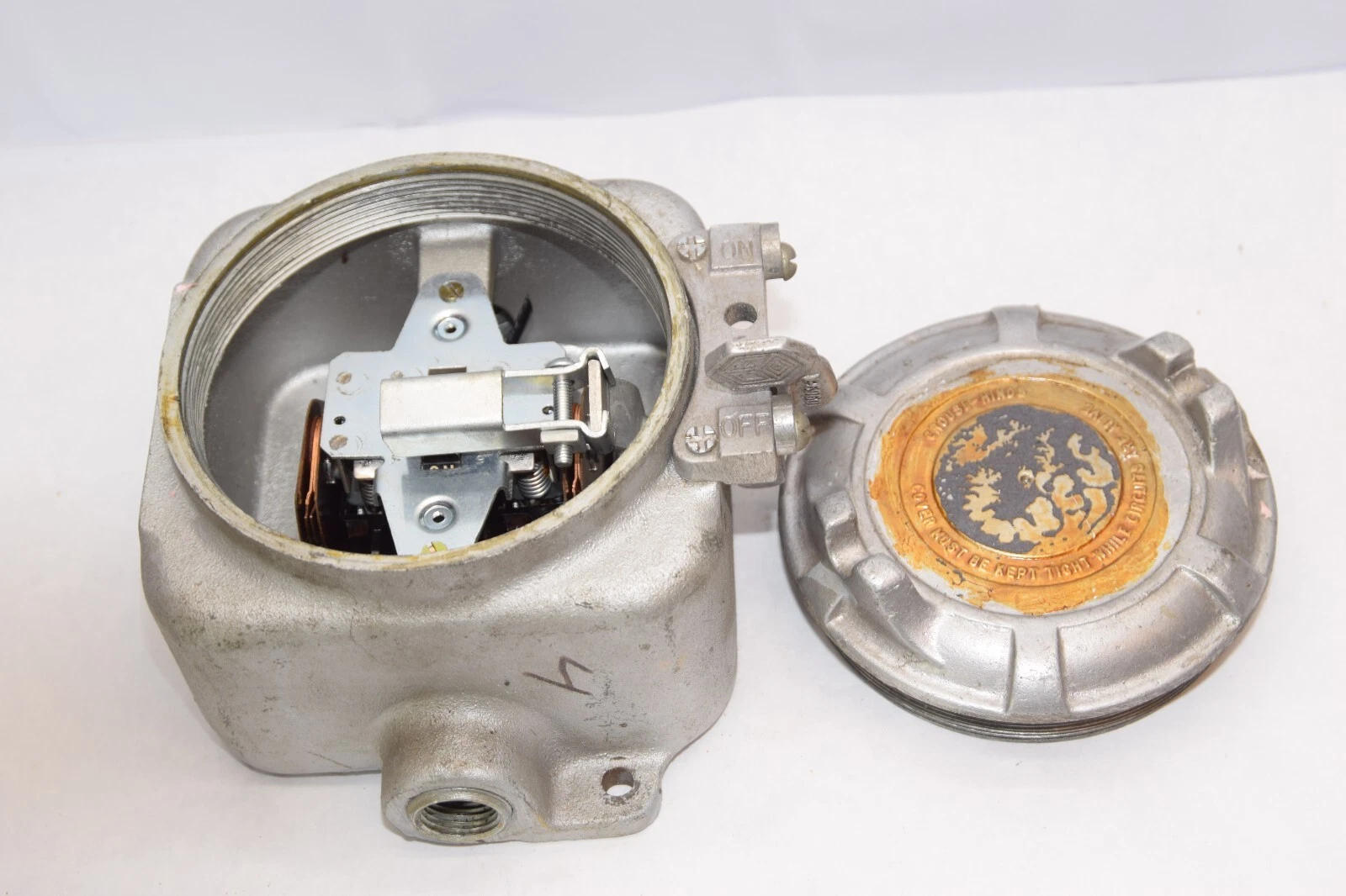 Used CROUSE-HINDS 230-575 20A 2Hp Switch Disconnect enclosure