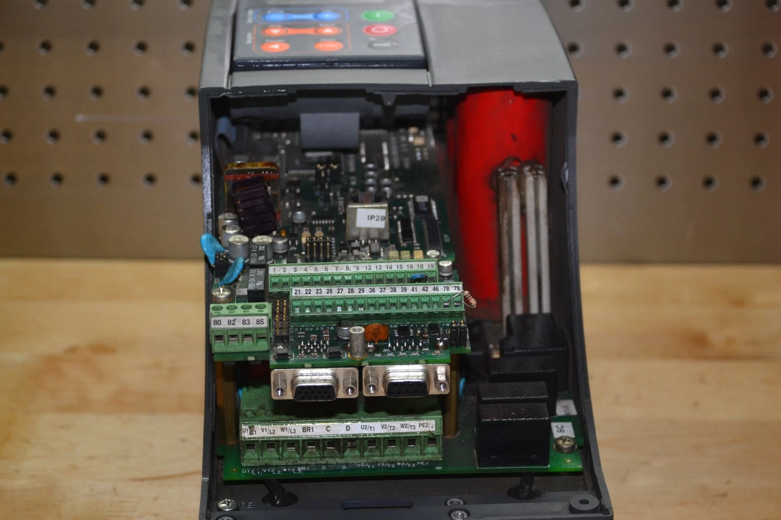 Used GE General Electric inverter drive 6KAVI43005Y1B2 5hp 480v 3ph