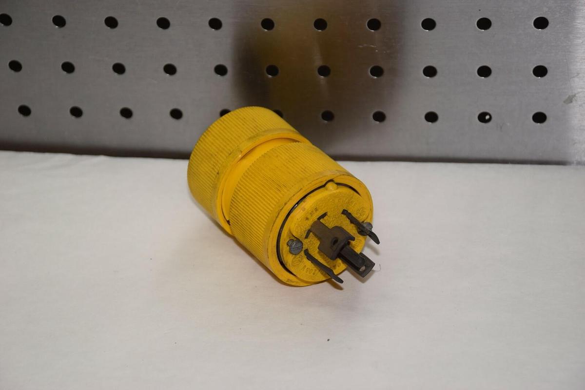GE GENERAL ELECTRIC L21 30A 120/208V 3 PHASE MALE LOCKING PLUG NEW