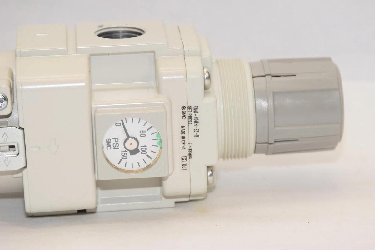 (NEW) SMC AW40-N04EH-8Z-B 7-125psi Filter / Regulator *No Retainer Nut*