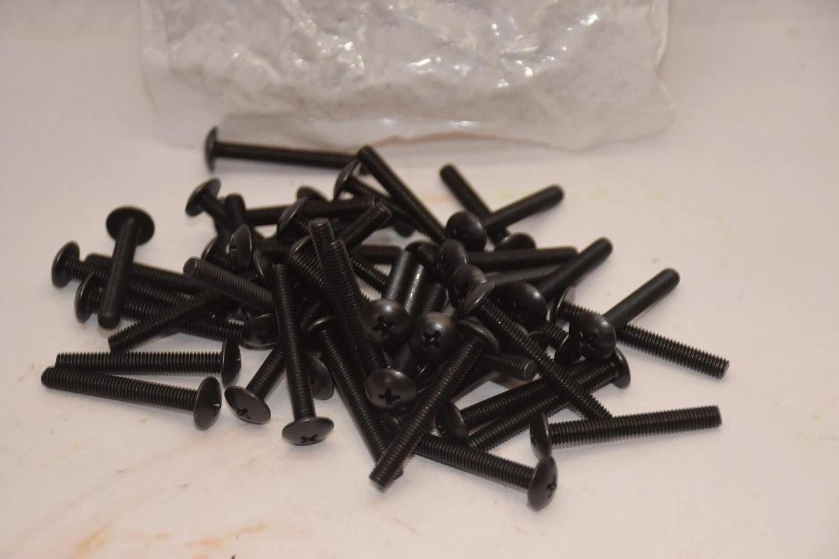(NEW - Pack of 50) 10-32 x 1-1/2 Philips Truss Screw Full Thread Black Oxide