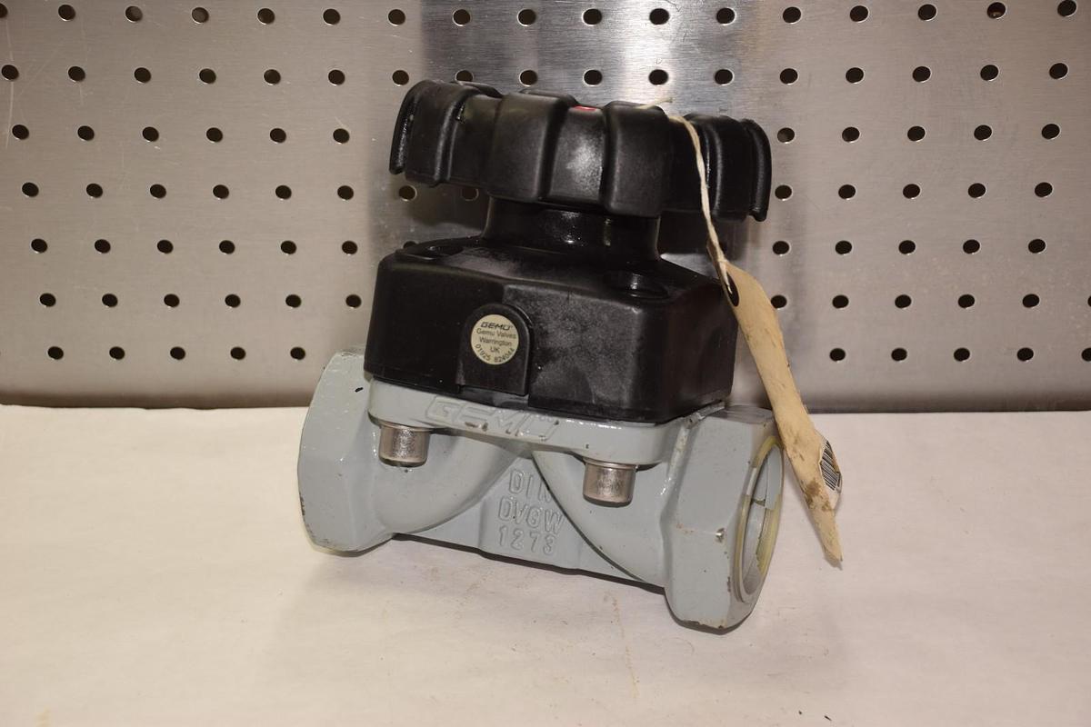 (New) GEMU 200 PN10 GG25 2-5/32" DIAPHRAGM VALVE  044-WF10-62750