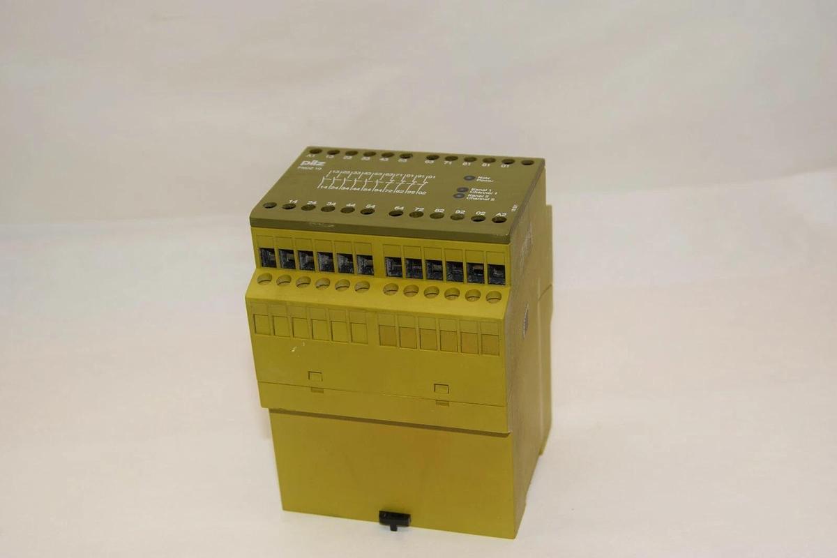 Used PILZ PNOZ 10 24Vdc 4,5W 774009 Safety Relay