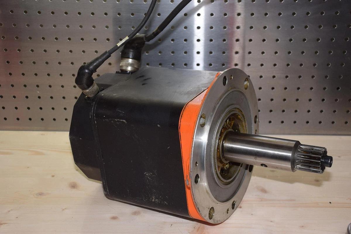 Used ABB Robotics Siemens Servo Motor 1FT3101-5AZ21-9-Z  3H AA 0001-XJ  1FT3101 5AZ21