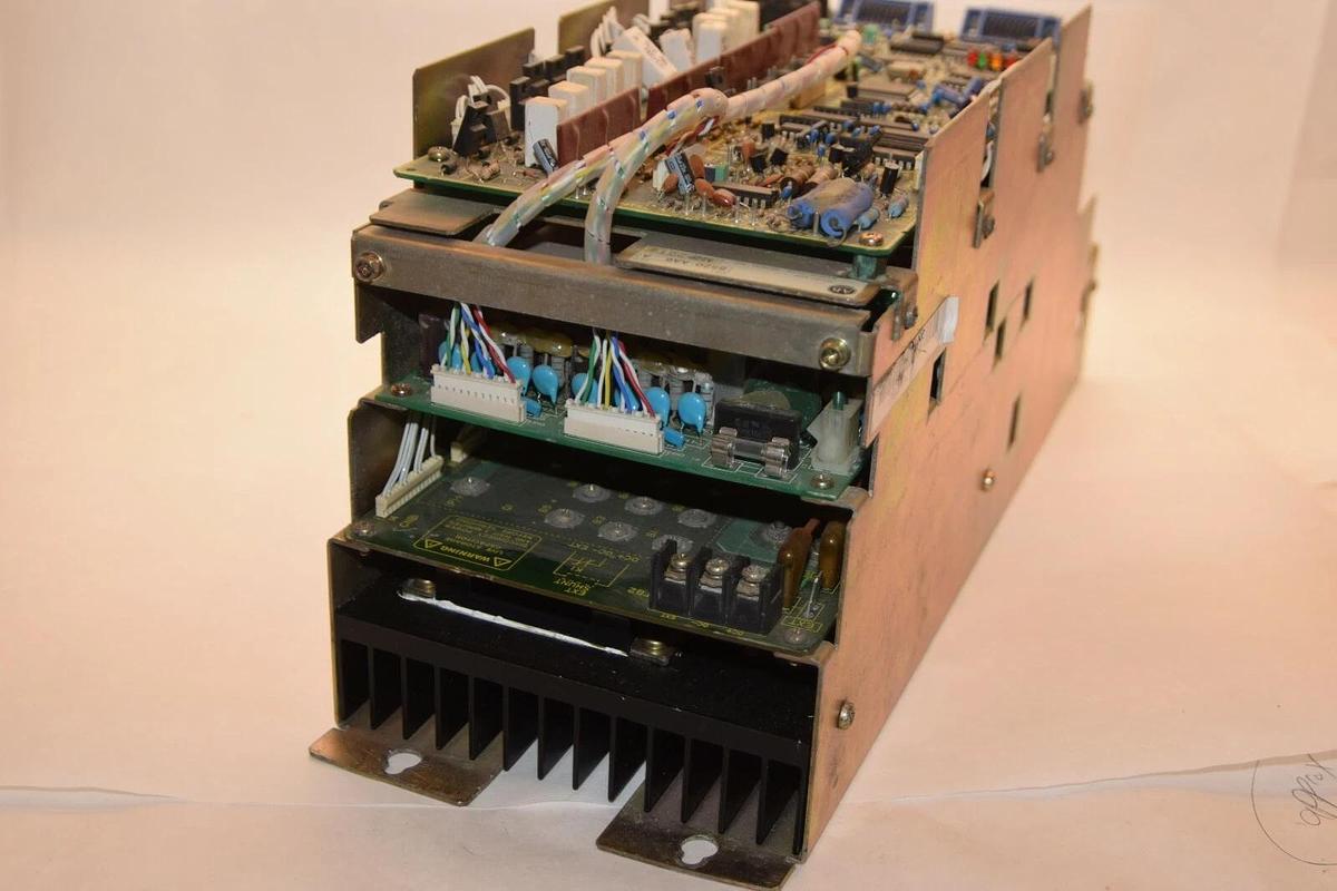 Used ALLEN BRADLEY 8520-AA6 8520AA6 EM862942*1 Series A Servo Drive