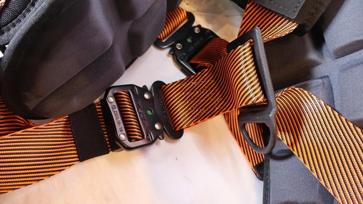 (NEW) MALTA DYNAMICS / WARTHOG B2202 Full Body Harness Size L-XL