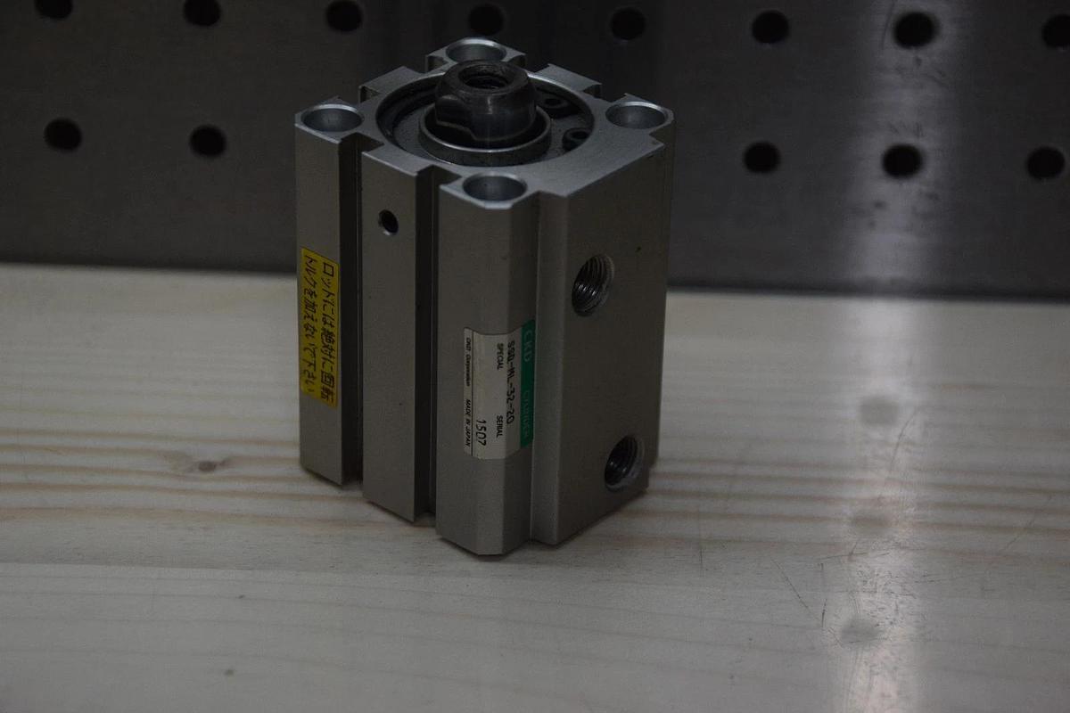 Used CKD SSD-ML-32-20 SSDML3220 AIR CYLINDER