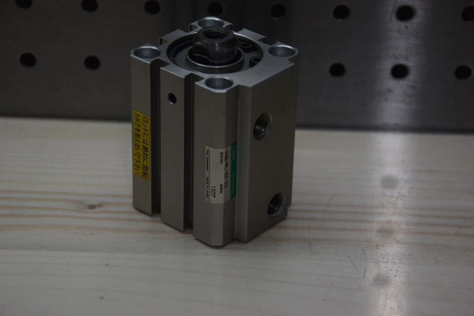 Used CKD SSD-ML-32-20 SSDML3220 AIR CYLINDER