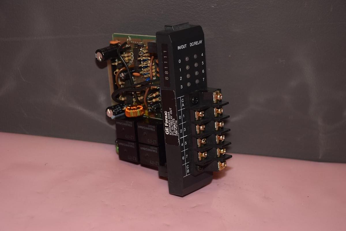 Used GE FANUC IC610MDL104A 8 CIRCUIT INPUT/OUTPUT MODULE