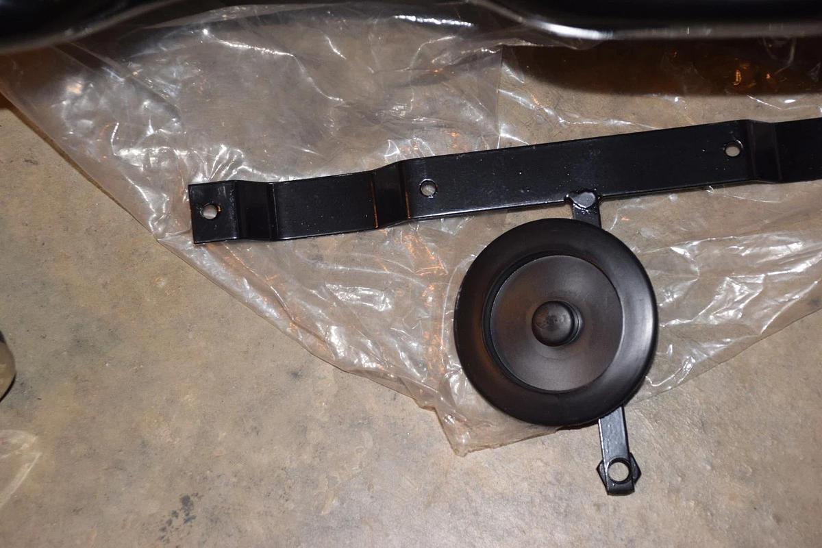 Used (New) Paragon 12 UPC Black Fiberglass Salon Shampoo Bowl sink with GLT-05 faucet