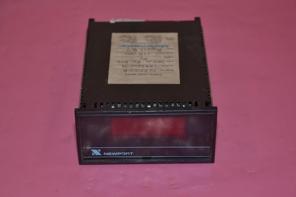 Used NEWPORT Q2000R 115 VAC Metermaster Digital Panel Meter