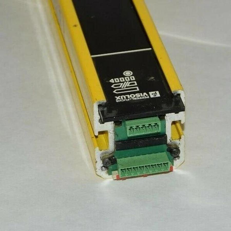 Used PEPPERL + FUCHS Visolux SLC14-600-R/31 417882 Photo Safety Sensor