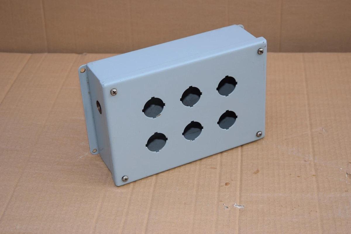 Used HUBBELL PB06WW 6 Button Push Button Station Enclosure