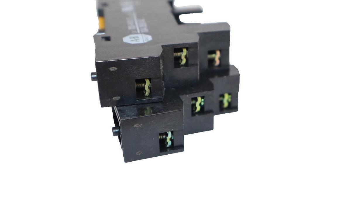 Allen Bradley 700-HN121 Series A 10A 250Vac Relay Socket (New - Lot of 2)