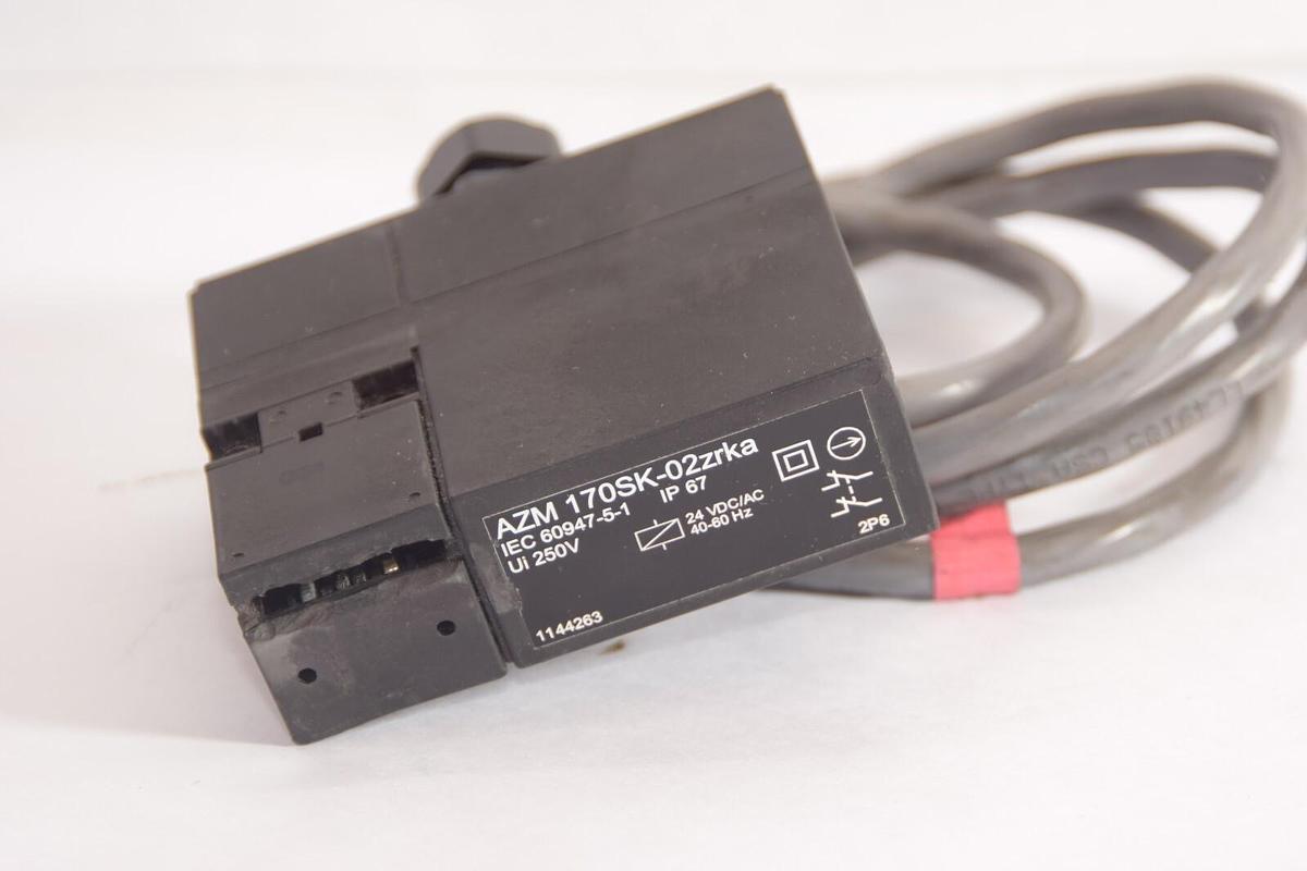Used SCHMERSAL AZM 170SK-02zrka AZM1770SK-02zrka 250v Safety Switch
